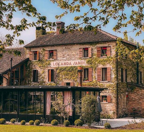 هاستل Locanda Sandi