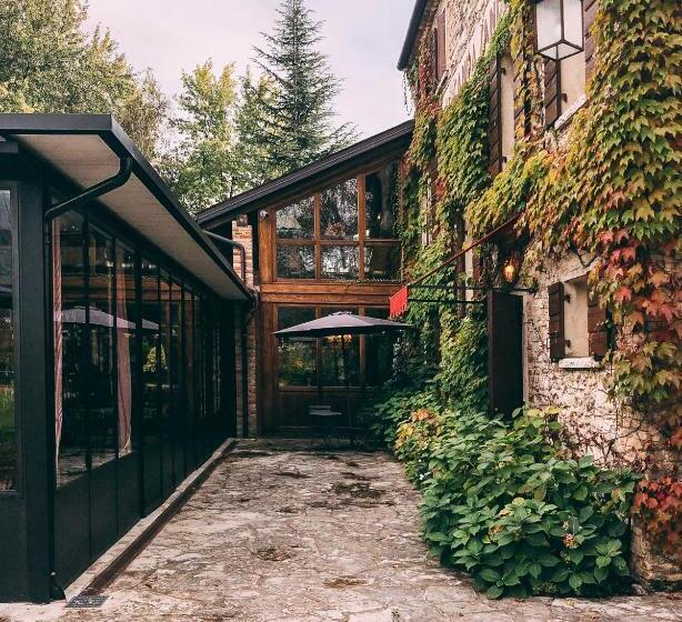 هاستل Locanda Sandi