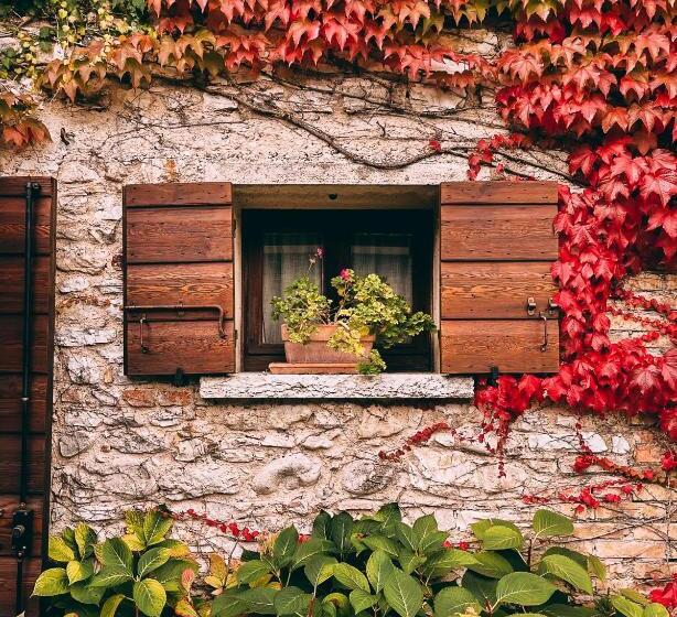 هاستل Locanda Sandi