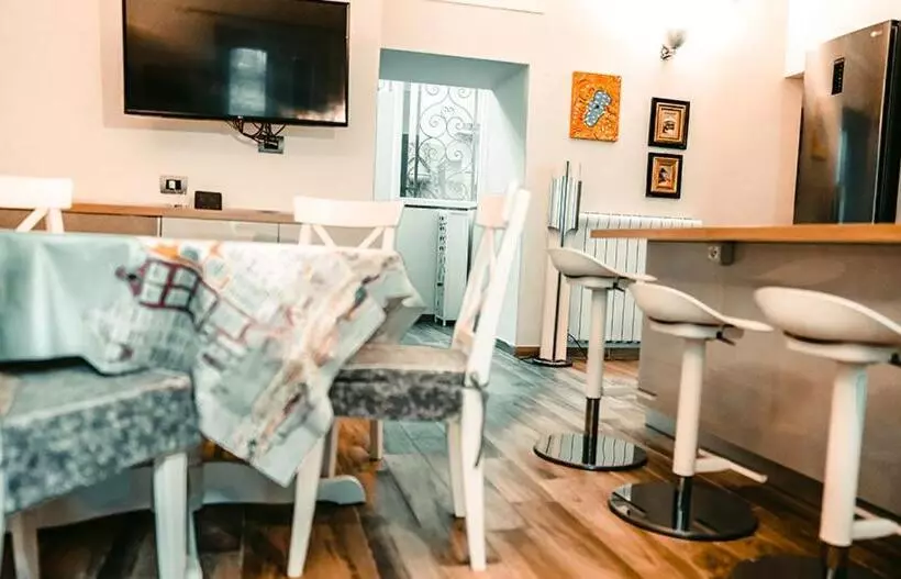 Aamiaismajoitus (B&B) Domus Antica