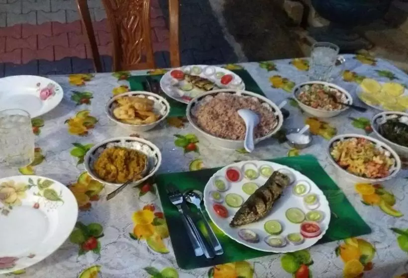 تختخواب و صبحانه Nilu Villa
