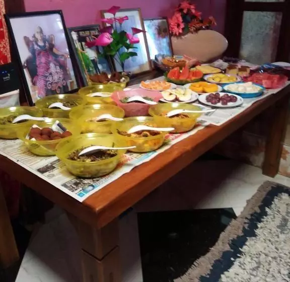 تختخواب و صبحانه Nilu Villa