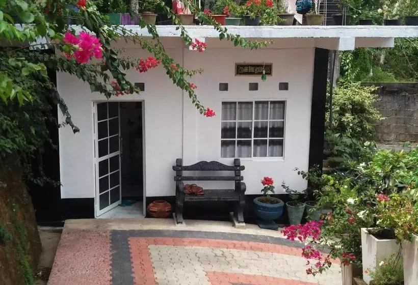 تختخواب و صبحانه Nilu Villa