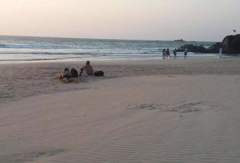 تختخواب و صبحانه Nilu Villa