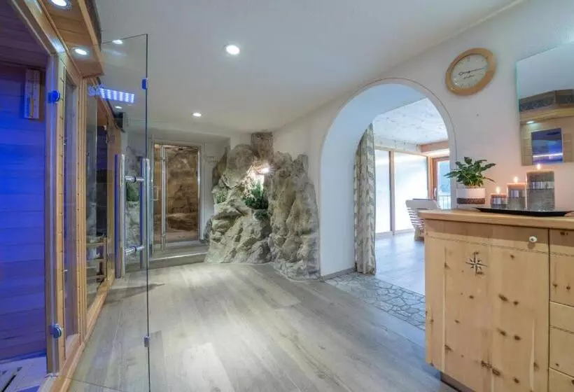 Hotelli Lago Della Creta