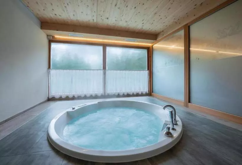 Hotelli Lago Della Creta