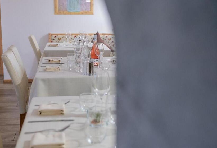 ホテル Lago Della Creta