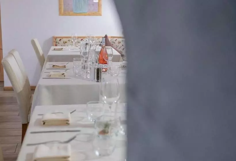 Hotelli Lago Della Creta