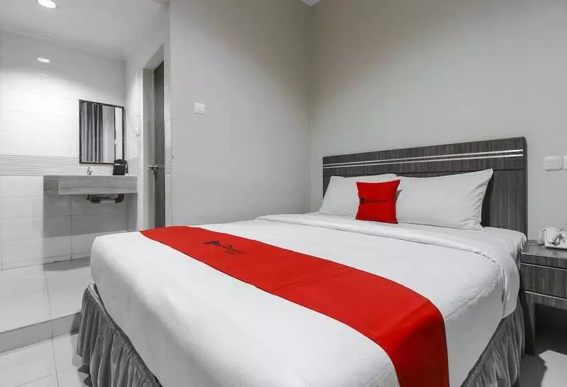 ホテル Reddoorz Plus Syariah @ Jalan Sriwijaya Medan