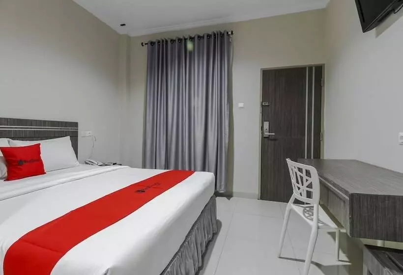 ホテル Reddoorz Plus Syariah @ Jalan Sriwijaya Medan
