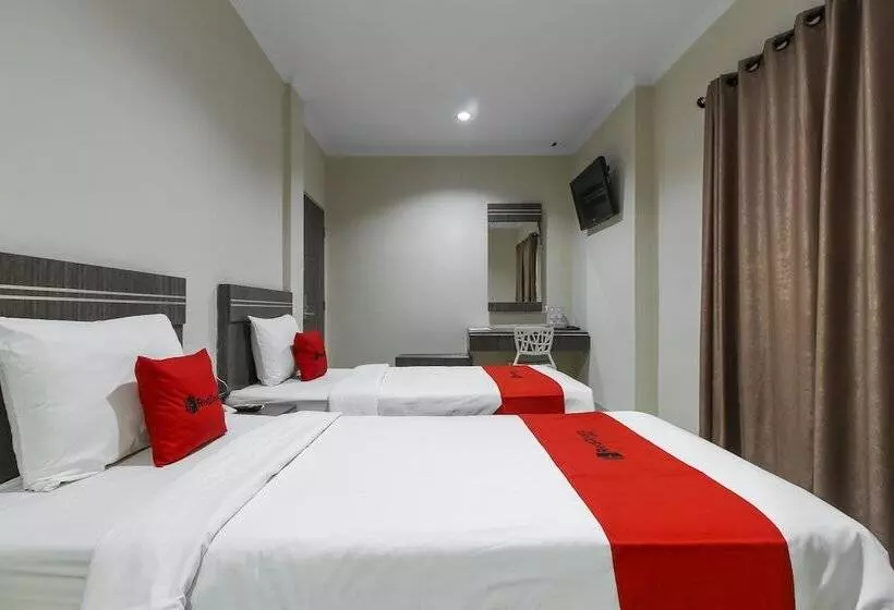 ホテル Reddoorz Plus Syariah @ Jalan Sriwijaya Medan