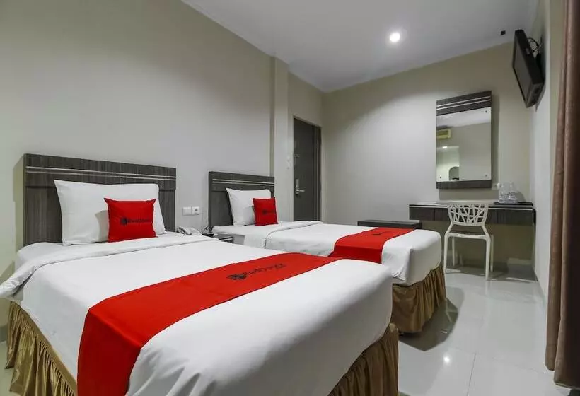 ホテル Reddoorz Plus Syariah @ Jalan Sriwijaya Medan