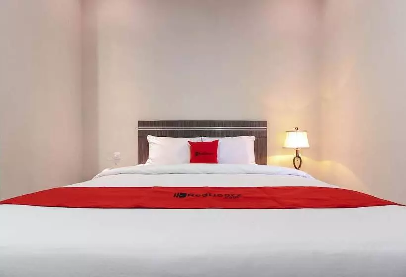 ホテル Reddoorz Plus Syariah @ Jalan Sriwijaya Medan