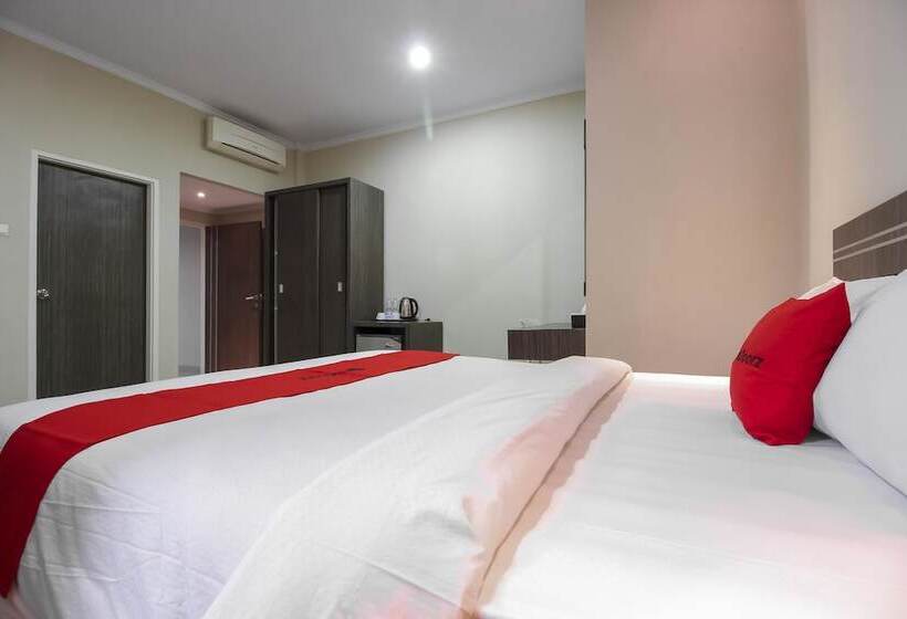 בית מלון כפרי Reddoorz Plus Syariah @ Jalan Sriwijaya Medan