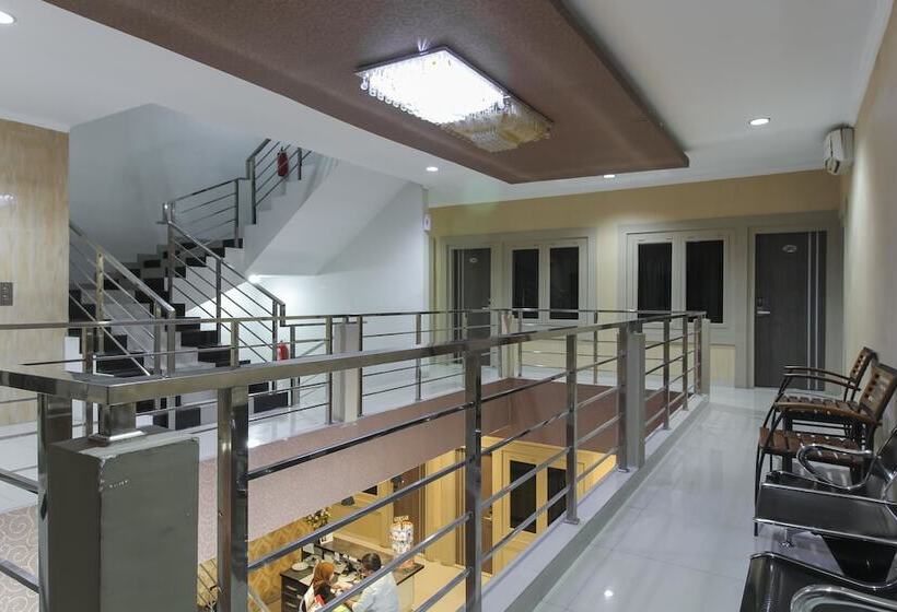 בית מלון כפרי Reddoorz Plus Syariah @ Jalan Sriwijaya Medan