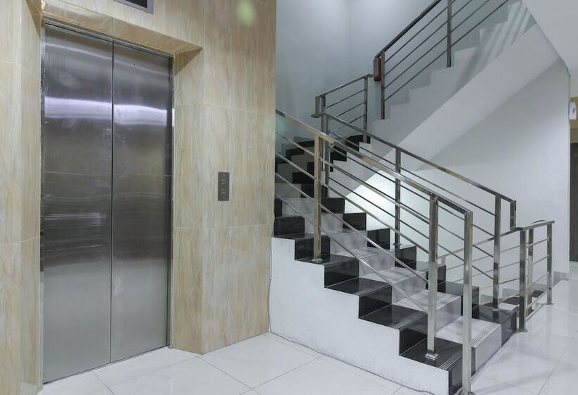 בית מלון כפרי Reddoorz Plus Syariah @ Jalan Sriwijaya Medan