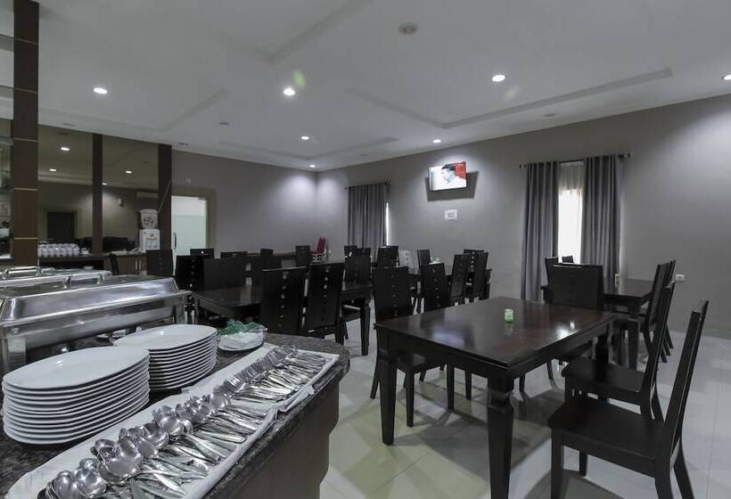 בית מלון כפרי Reddoorz Plus Syariah @ Jalan Sriwijaya Medan