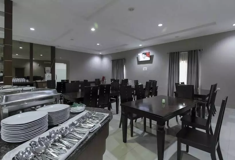 ホテル Reddoorz Plus Syariah @ Jalan Sriwijaya Medan