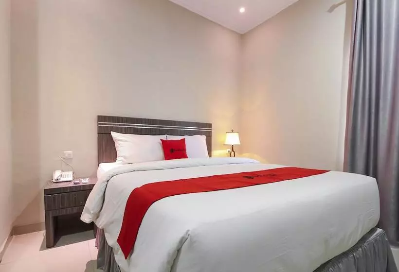 ホテル Reddoorz Plus Syariah @ Jalan Sriwijaya Medan