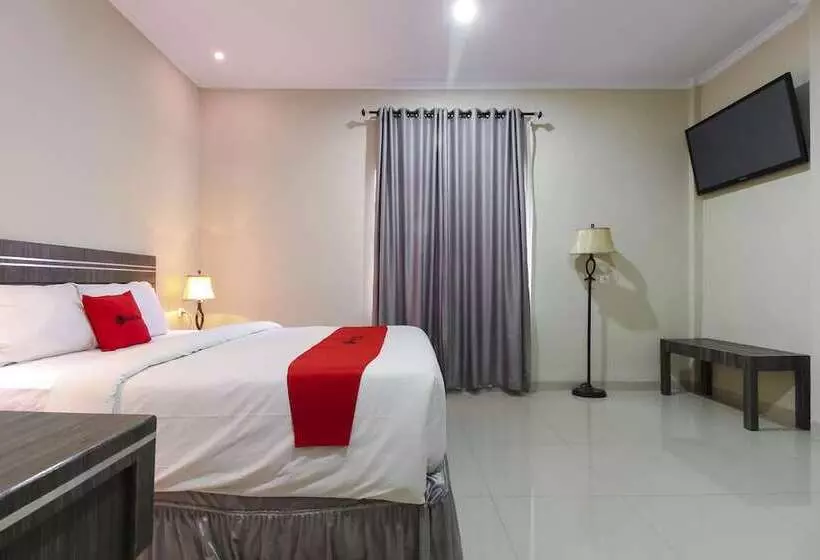 ホテル Reddoorz Plus Syariah @ Jalan Sriwijaya Medan