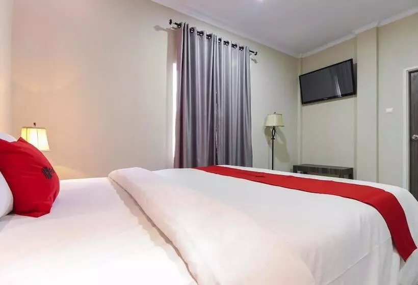 ホテル Reddoorz Plus Syariah @ Jalan Sriwijaya Medan