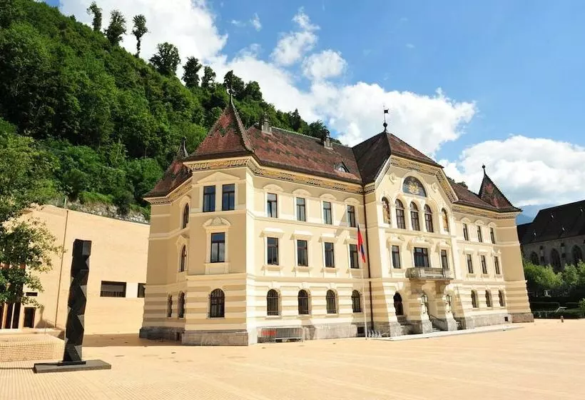 هتل Vaduzerhof By B Smart