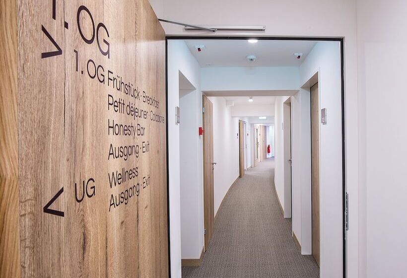 هتل Vaduzerhof By B Smart