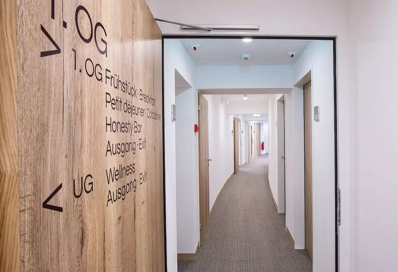 هتل Vaduzerhof By B Smart