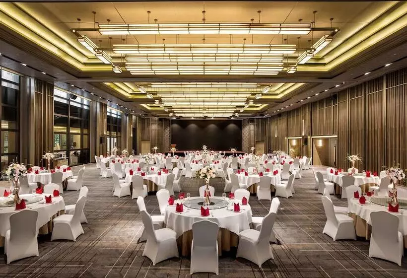 Hotelli Wyndham Grand Maoming