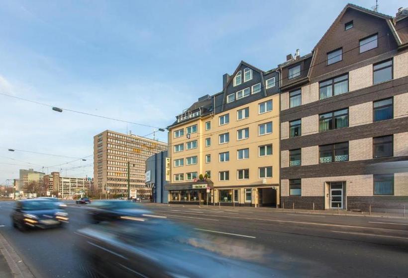 Novum Flora Apartments