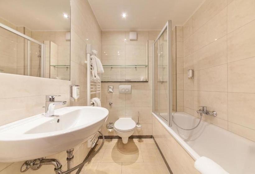 Novum Flora Apartments