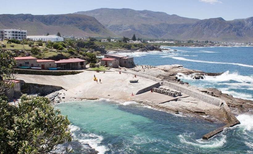 Zzzone Boutique Hostel