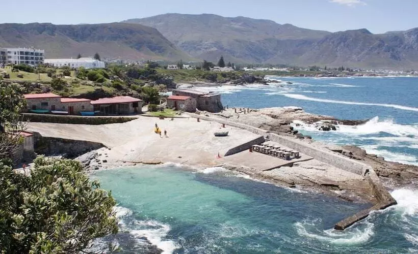 Zzzone Boutique Hostel