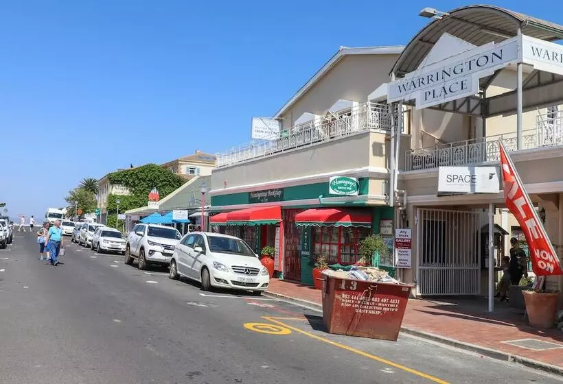 Zzzone Boutique Hostel