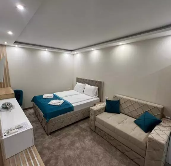 تختخواب و صبحانه Center Deluxe Garni