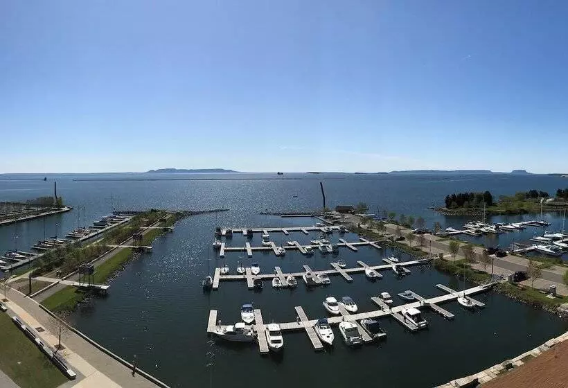 Delta Hotels By Marriott Thunder Bay