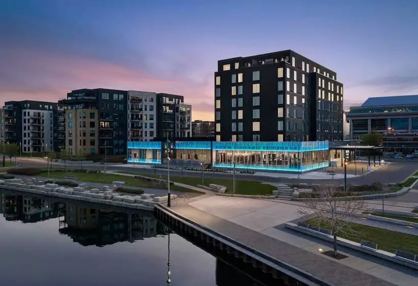 Delta Hotels By Marriott Thunder Bay