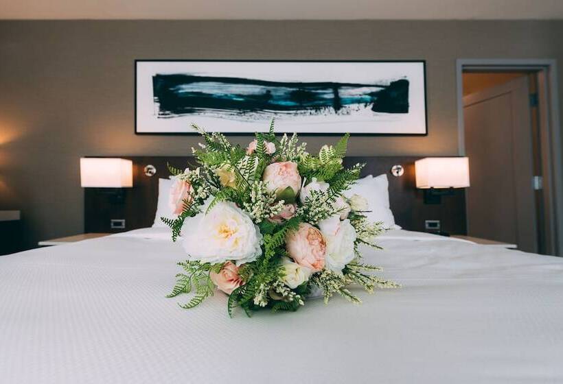 Delta Hotels By Marriott Thunder Bay