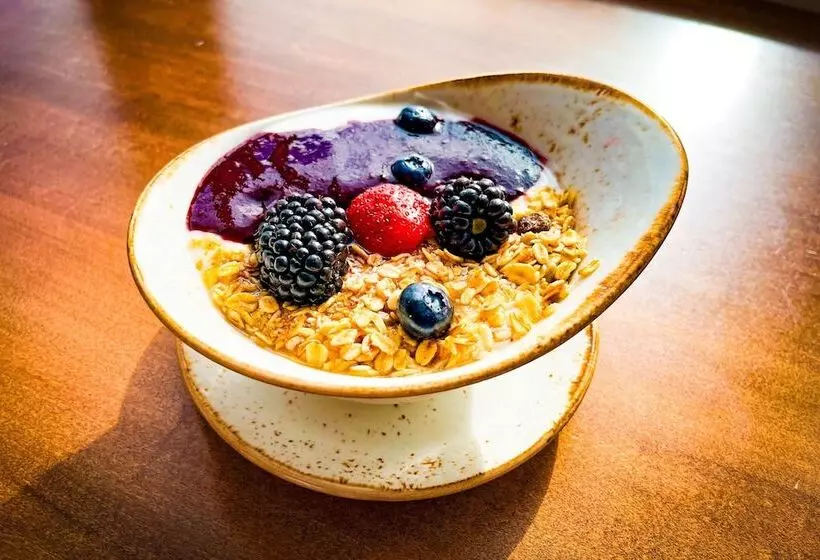 Delta Hotels By Marriott Thunder Bay