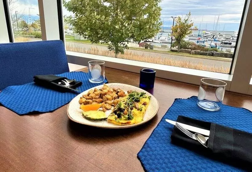 Delta Hotels By Marriott Thunder Bay