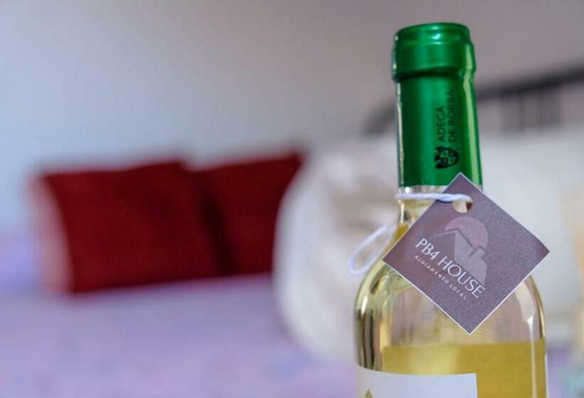 هاستل Pb4 House