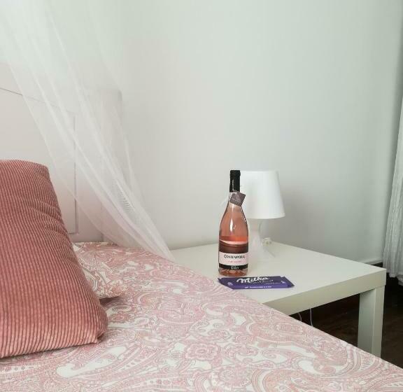 هاستل Pb4 House