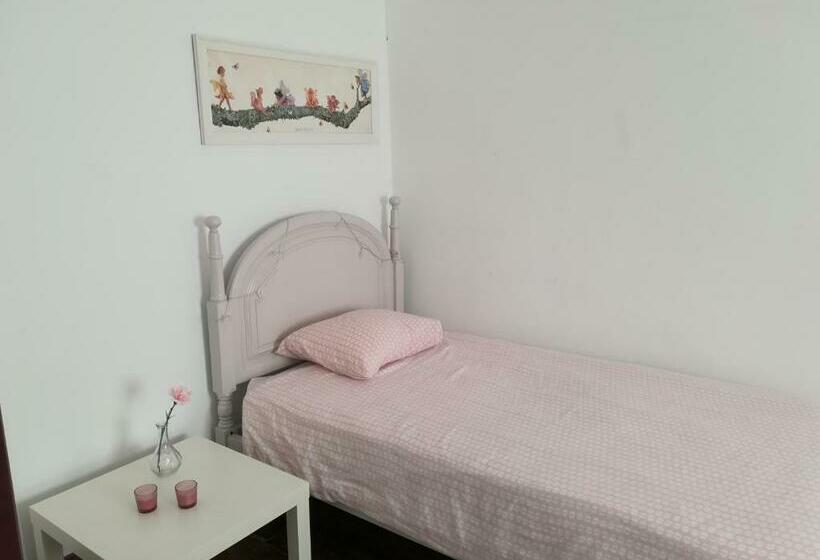 هاستل Pb4 House