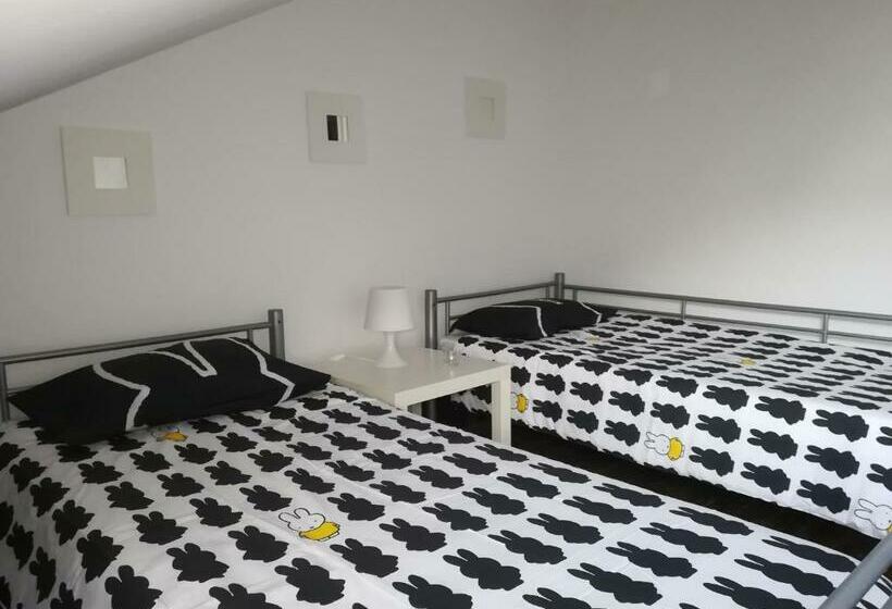 هاستل Pb4 House