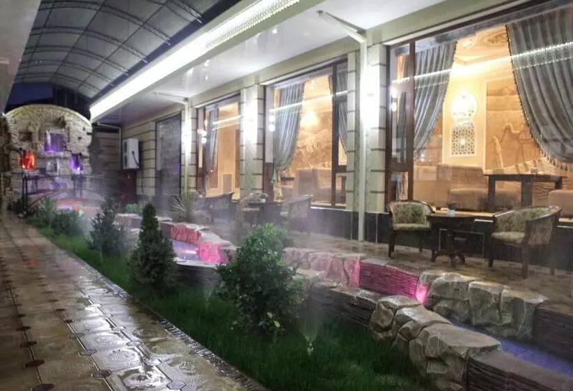 تختخواب و صبحانه Naxshab