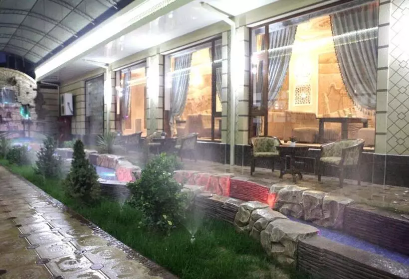 تختخواب و صبحانه Naxshab