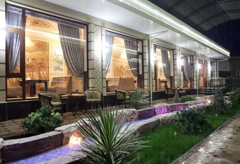 تختخواب و صبحانه Naxshab