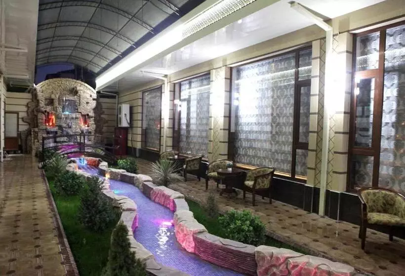 تختخواب و صبحانه Naxshab