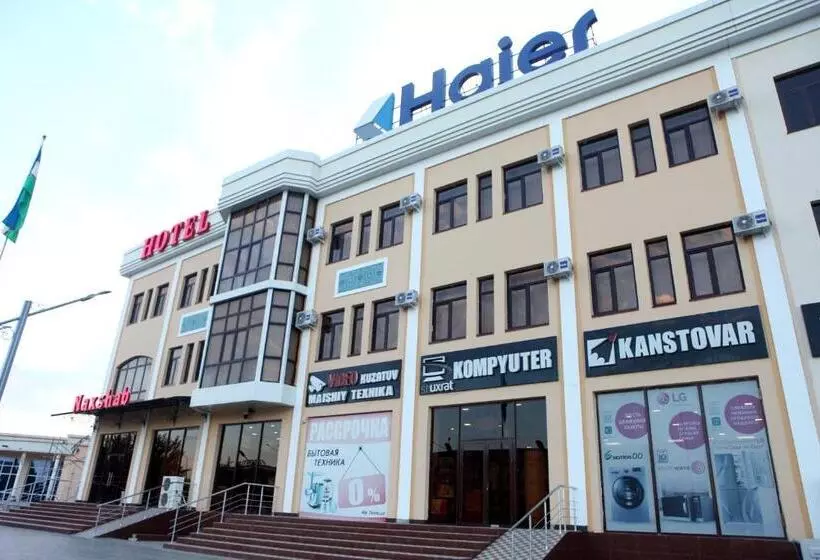 تختخواب و صبحانه Naxshab