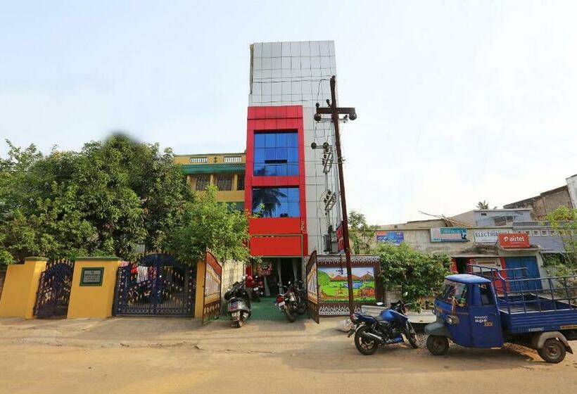 Hotel Capital O 14727 Greenland Classic